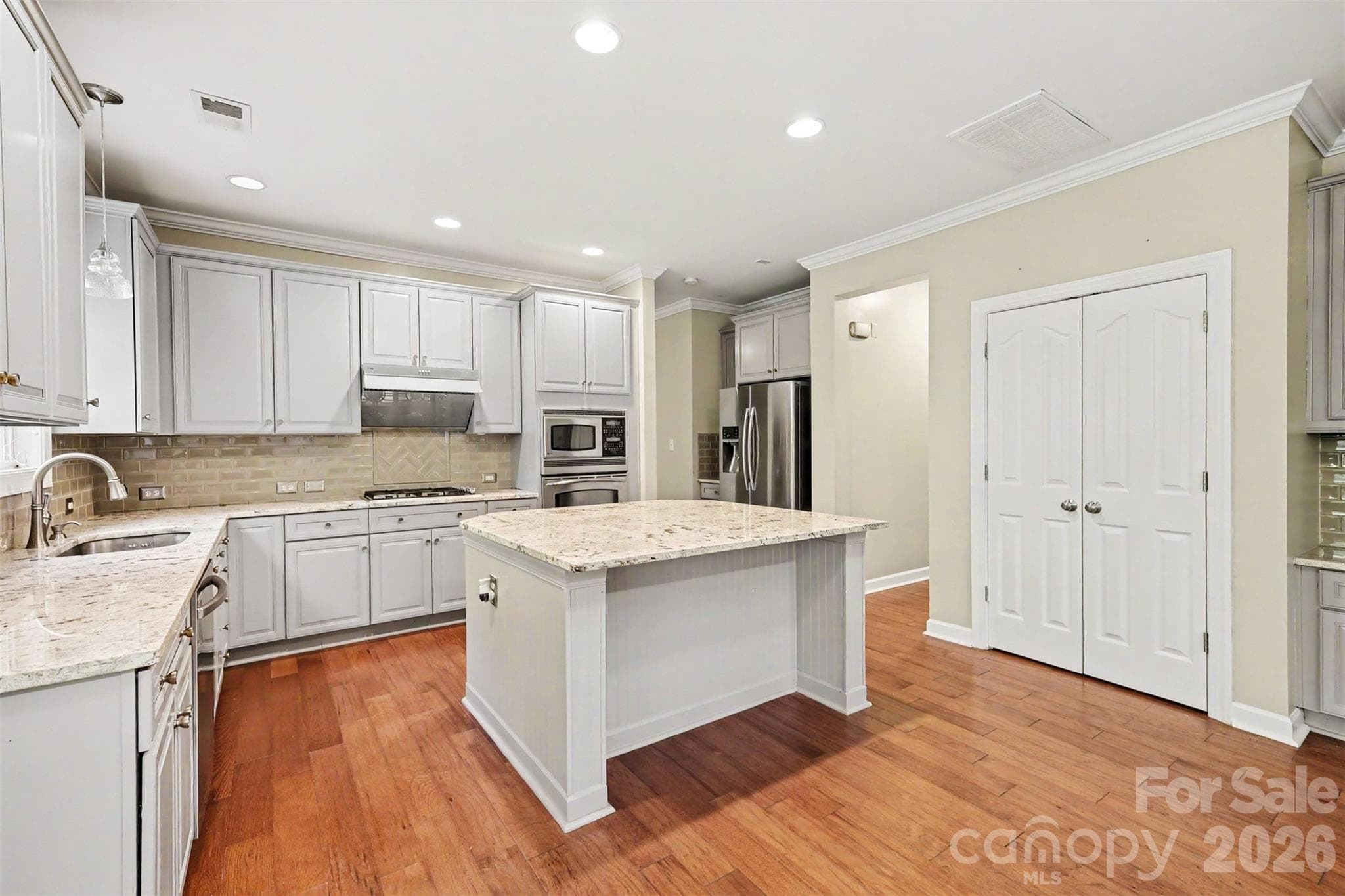 Single Family Residence at 2400 River Oaks Drive, Waxhaw, photo 9 of 44