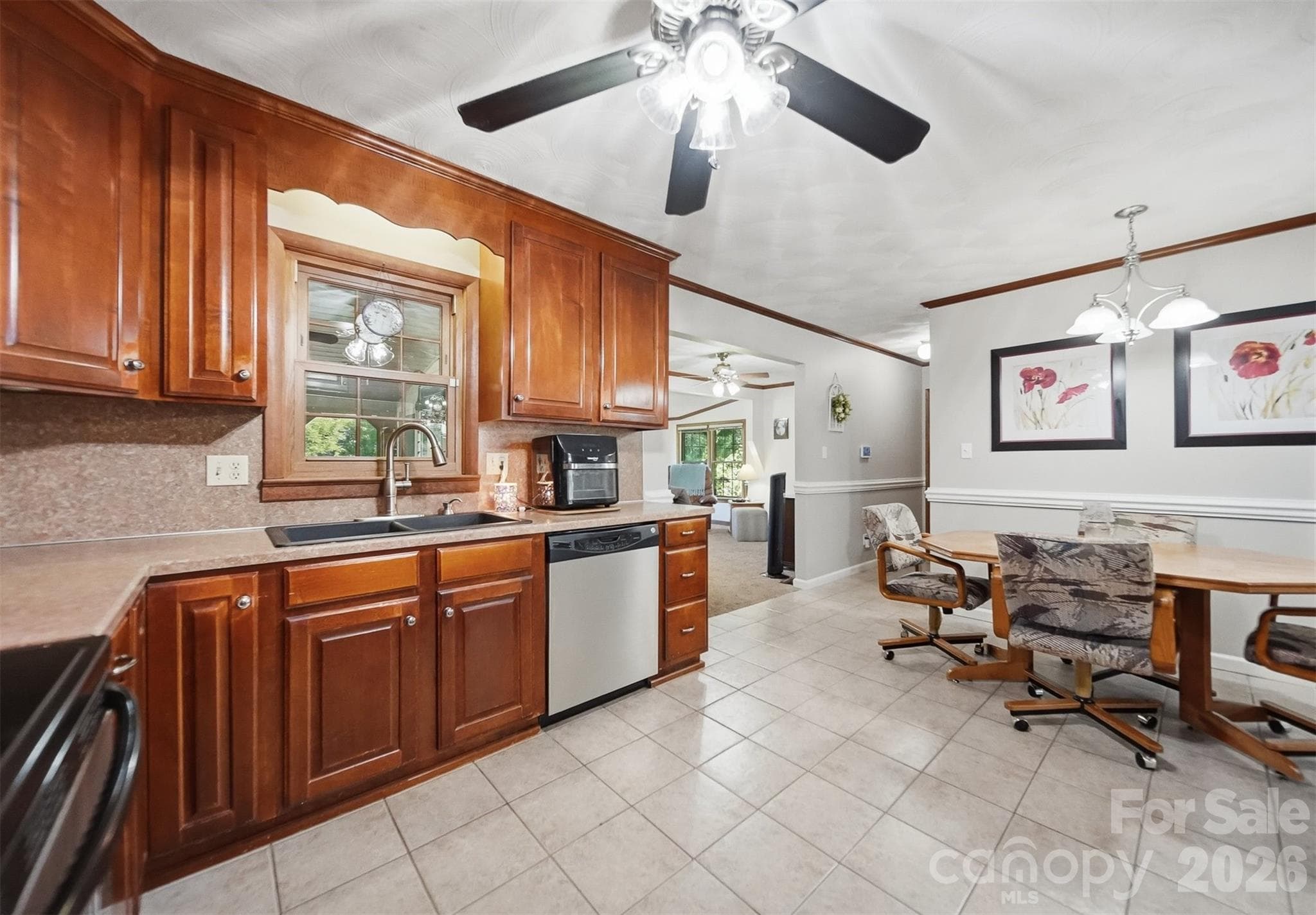 Single Family Residence at 3210 W Calvin Street, Claremont, photo 10 of 48