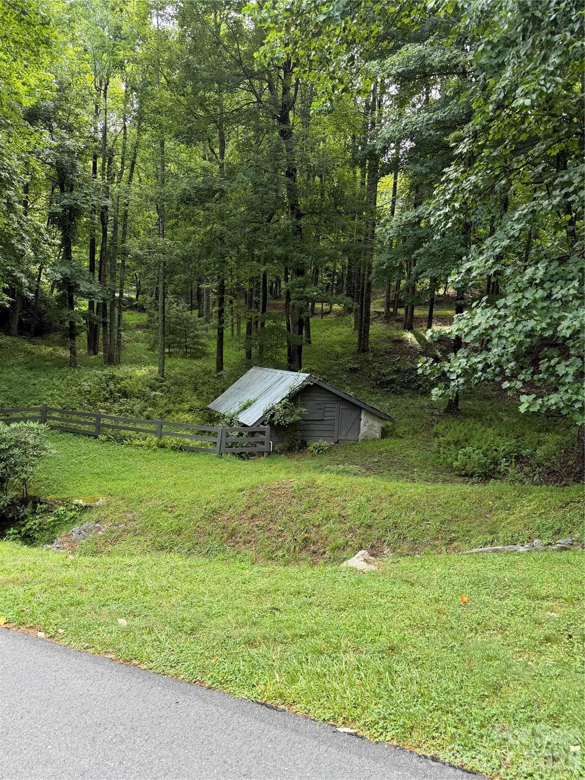 Old Spring House a few feet from lot 10 - 0 Gateway Drive, Hendersonville