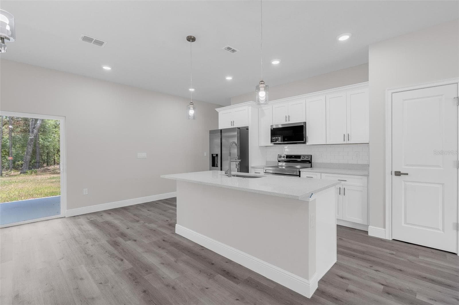 Single Family Residence at 1028 W CITRUS SPRINGS BLVD, CITRUS SPRINGS, photo 7 of 44