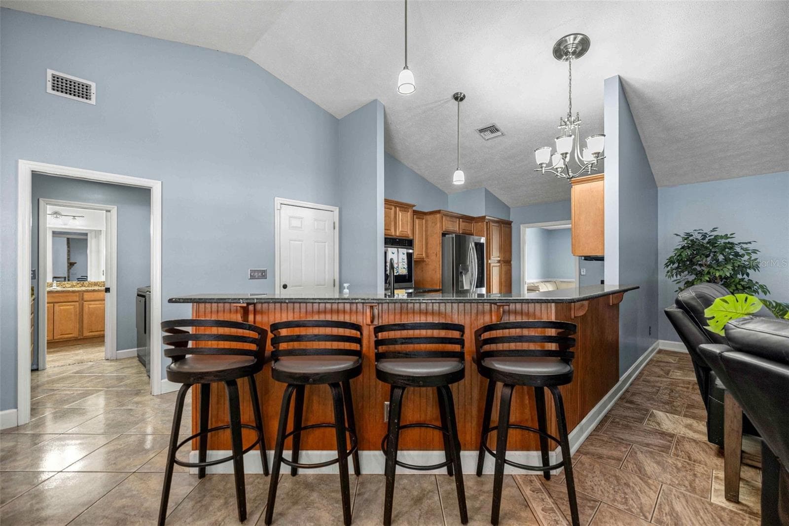 eat in kitchen - 2611 SE 27 ST, OCALA