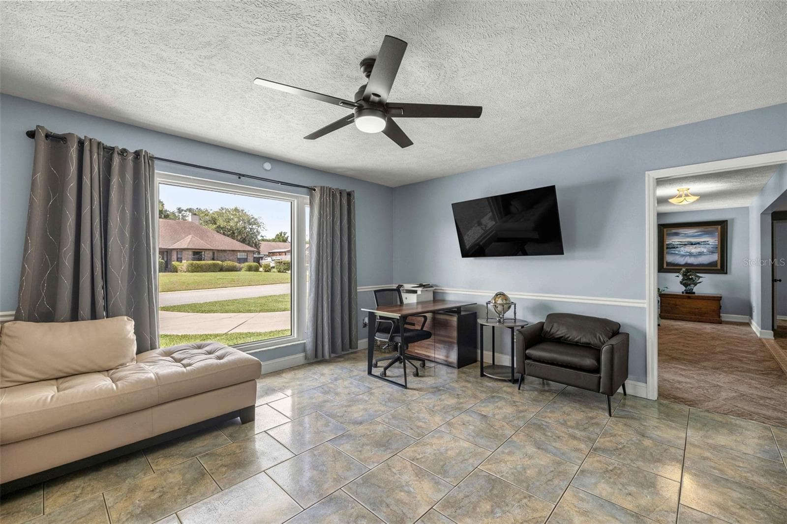 dining room/ family room - 2611 SE 27 ST, OCALA