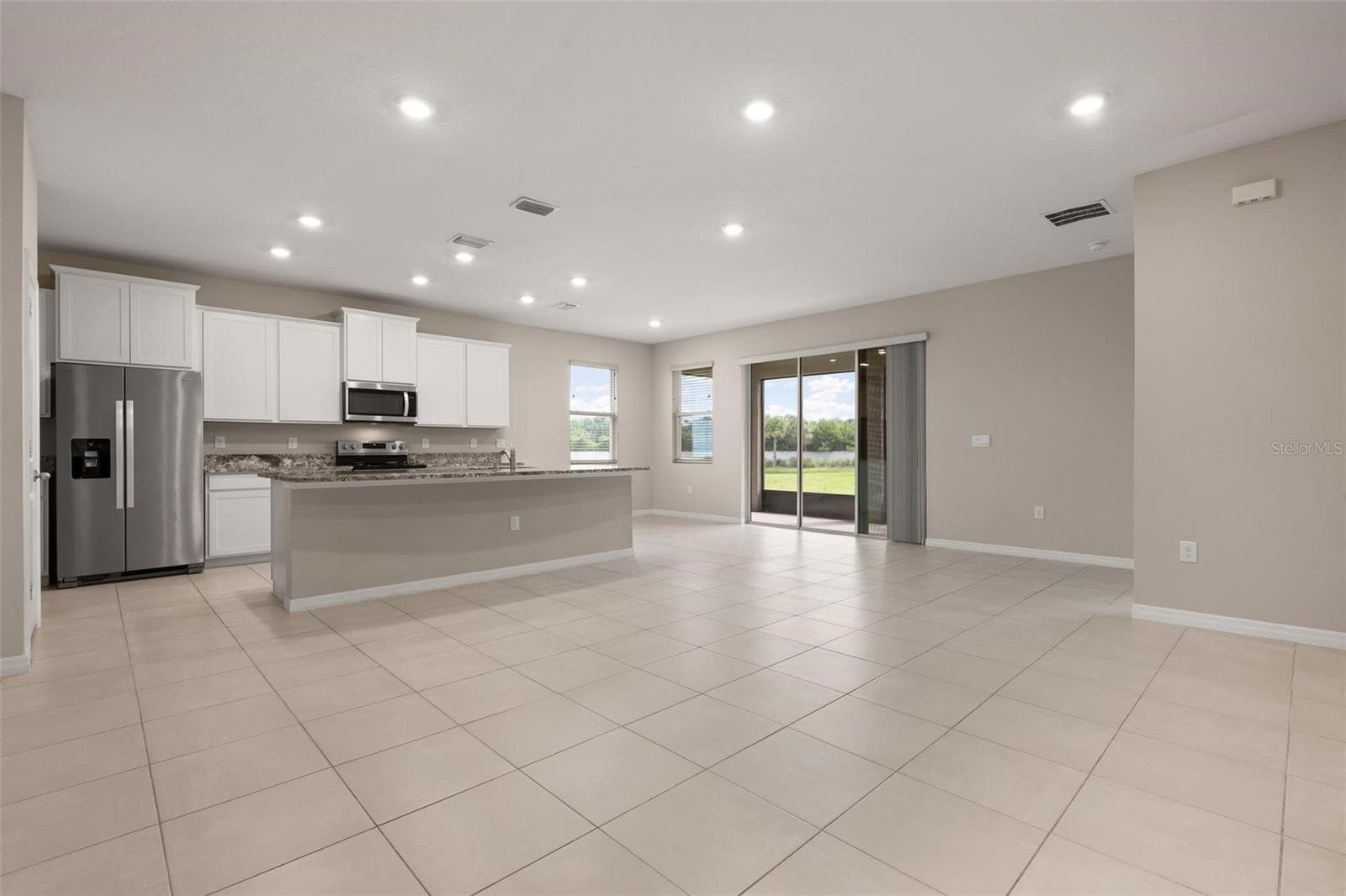 Great entertaining space - 431 158TH ST E, BRADENTON