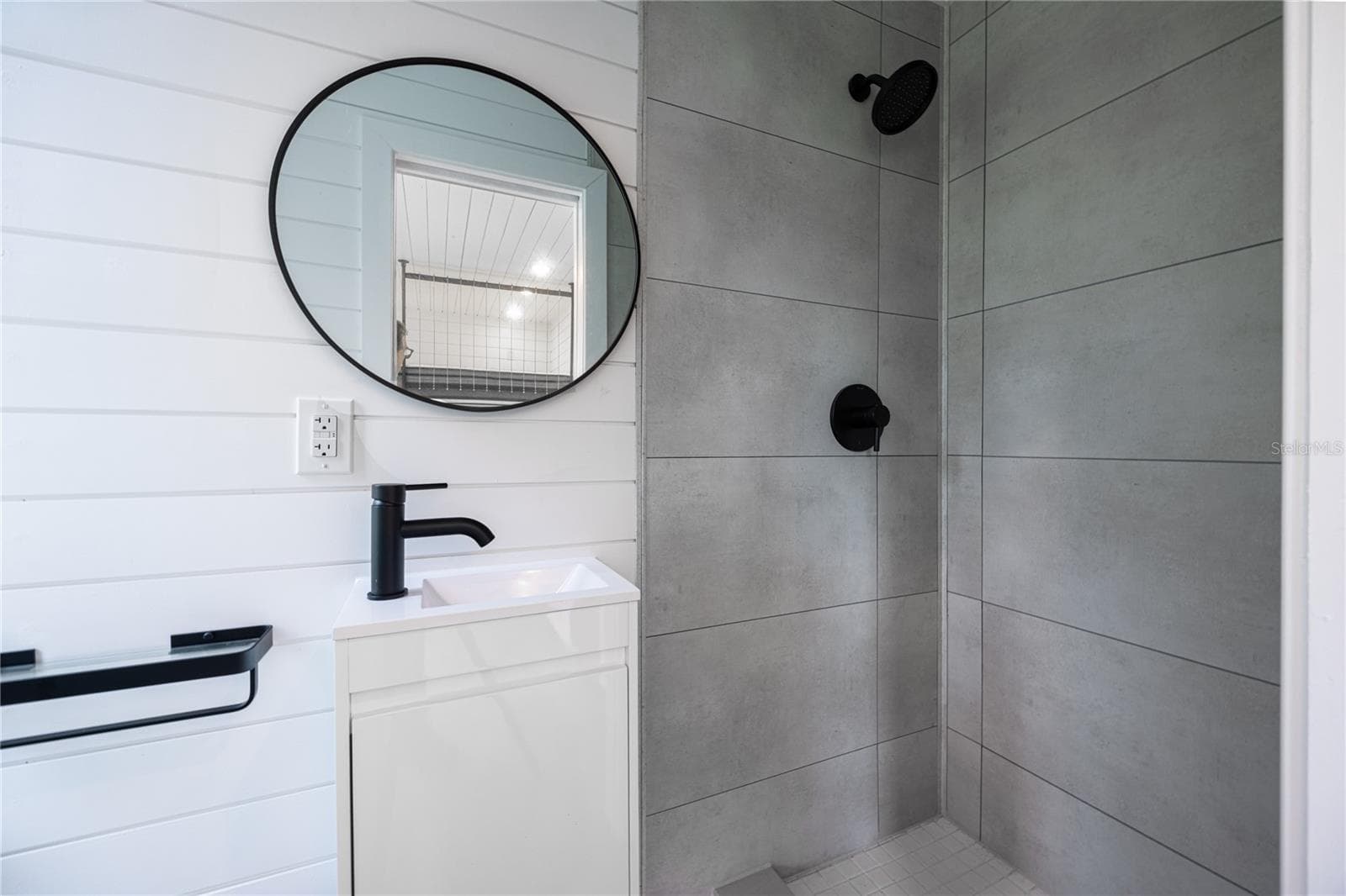 Tiny Home Interior - 14810 NW 185 ST, WILLISTON