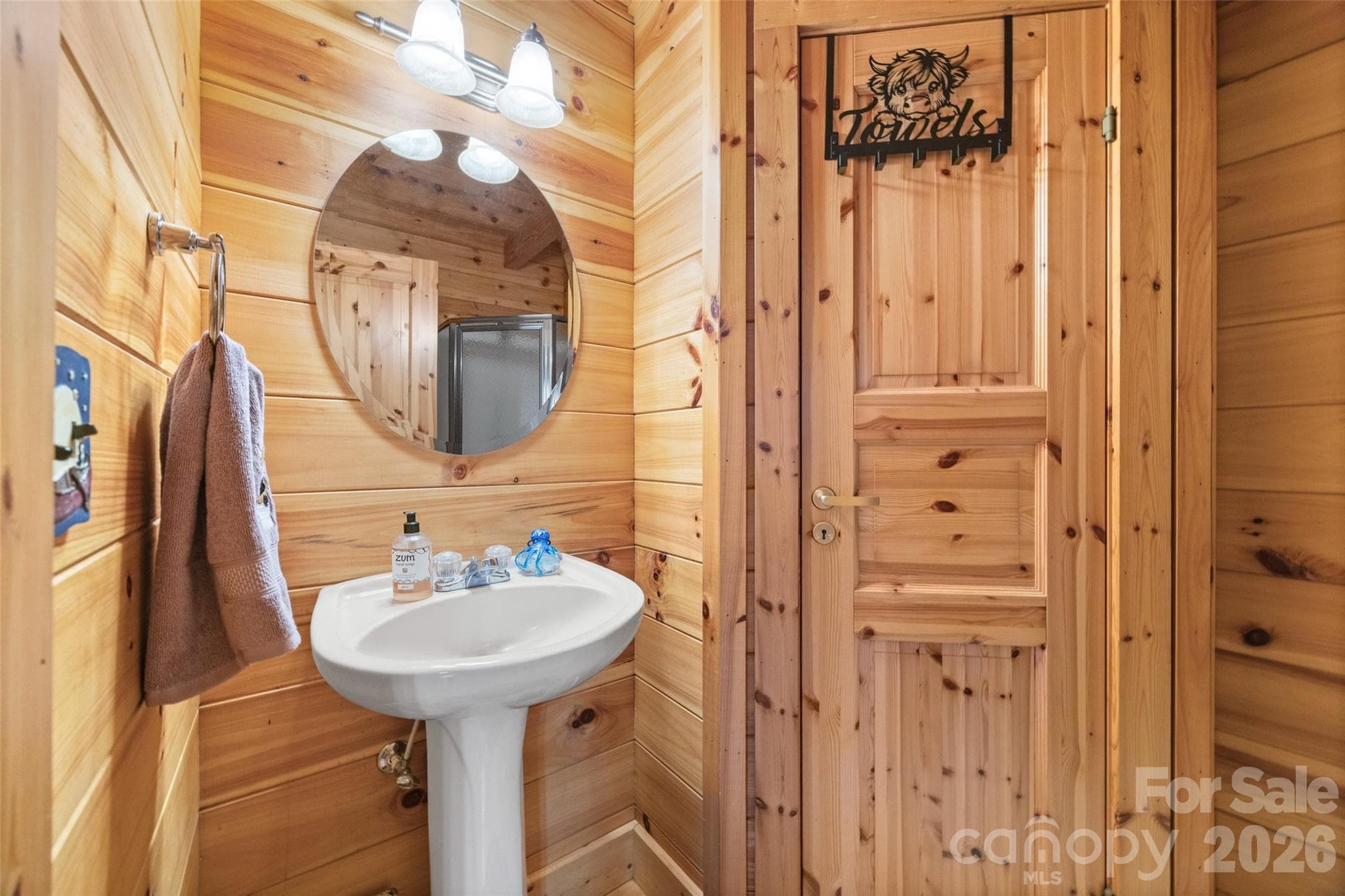 Full Bathroom Upstairs - 3448 Center Road, Chester