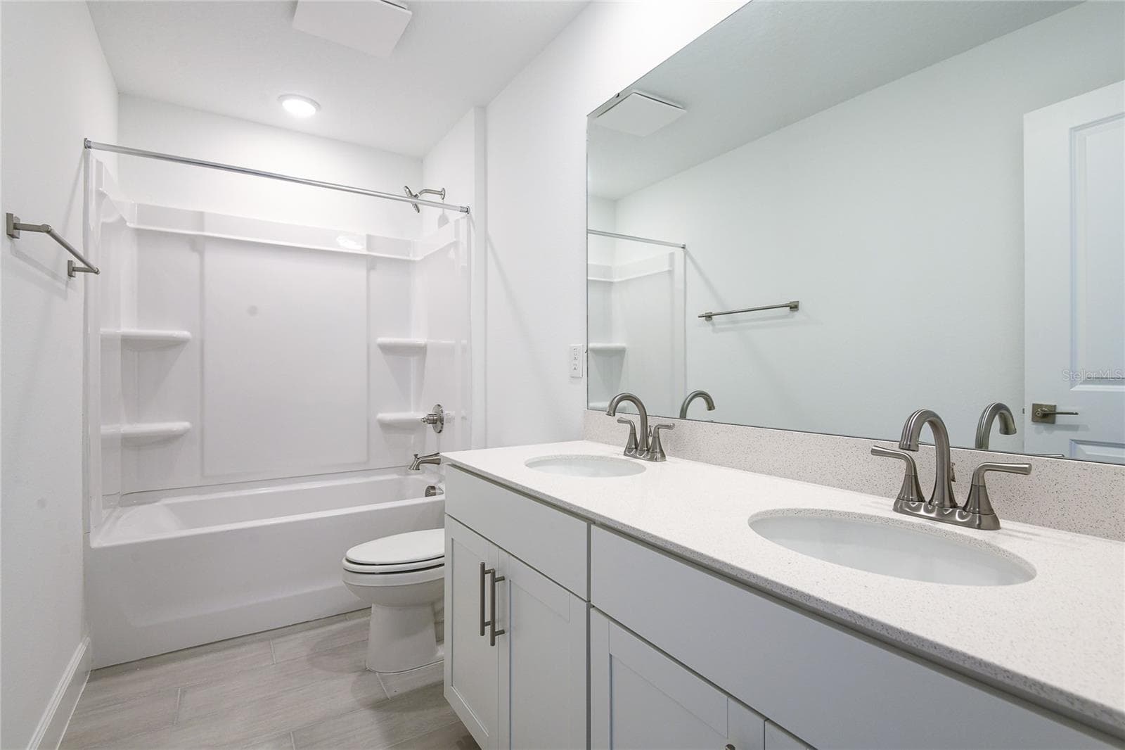 Single Family Residence at 161 WATERSTONE LOOP, TAVARES, photo 17 of 22