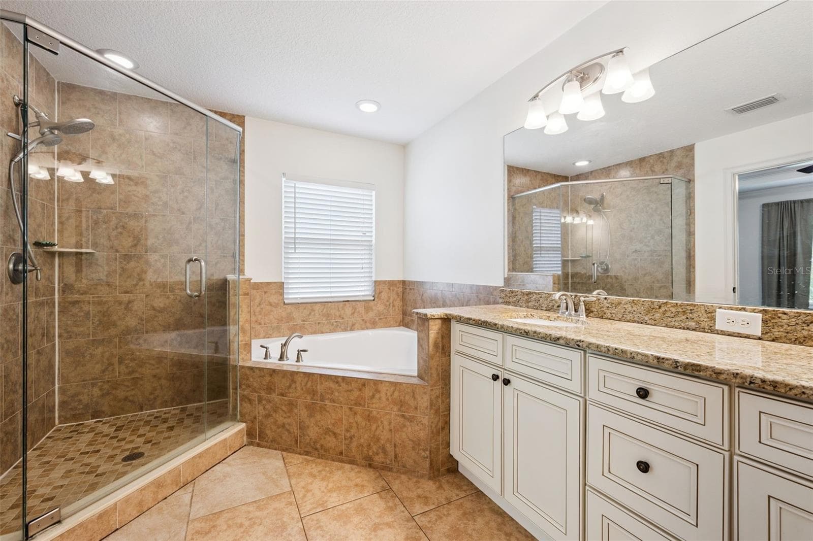 Half Duplex at 2806 KILGORE ST, ORLANDO, photo 9 of 43