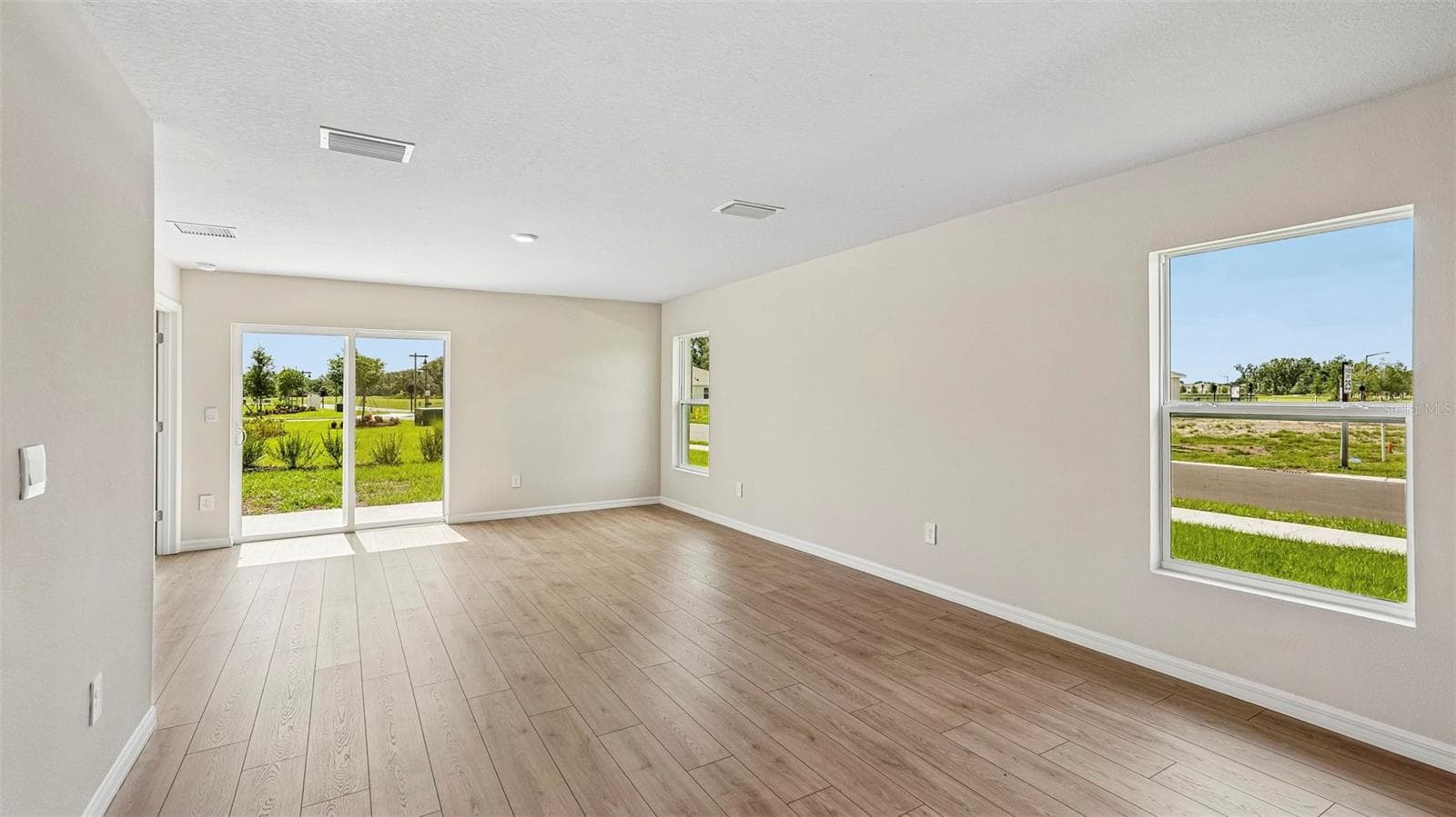 Single Family Residence at 10420 CURVING CREEK LOOP, PARRISH, photo 8 of 38