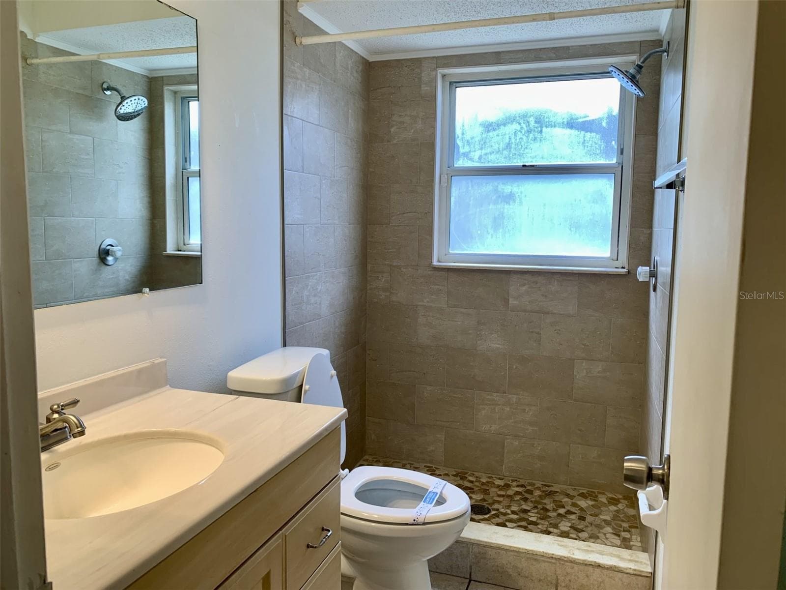 Hall bath, bath 2 - 5050 29TH AVE N, ST PETERSBURG