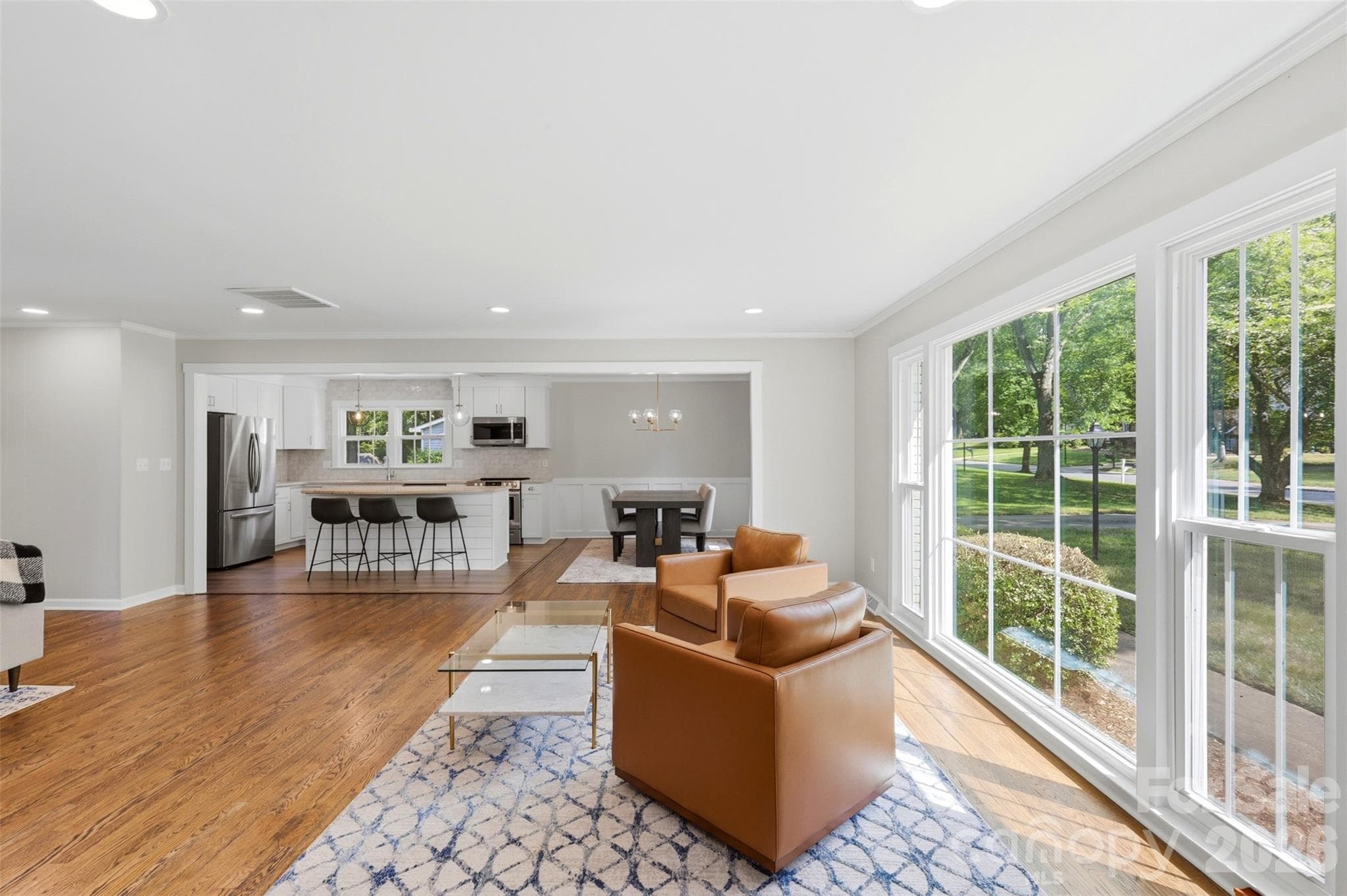 Single Family Residence at 8115 Knollbrook Drive, Charlotte, photo 2 of 46