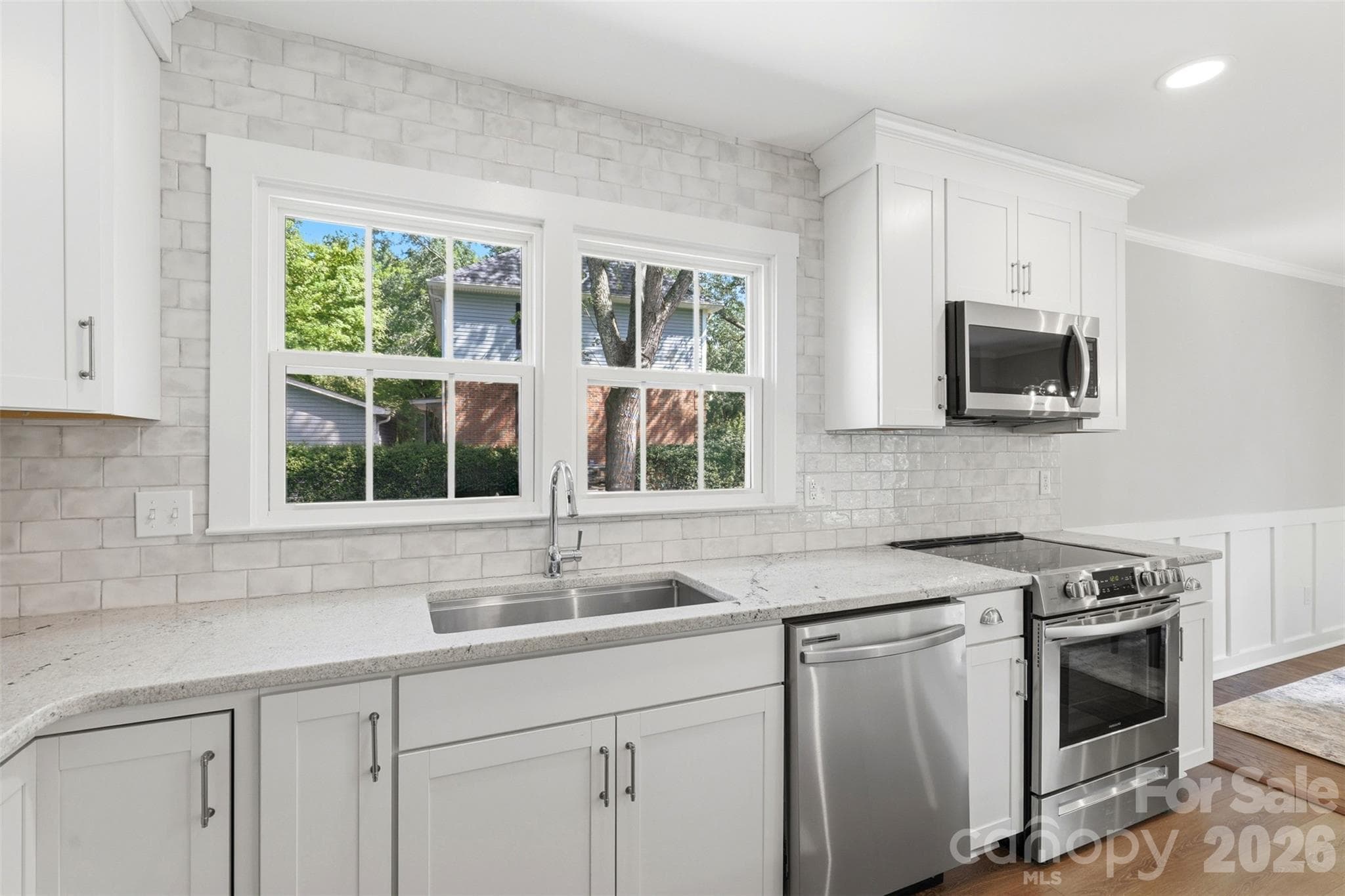 Single Family Residence at 8115 Knollbrook Drive, Charlotte, photo 16 of 46