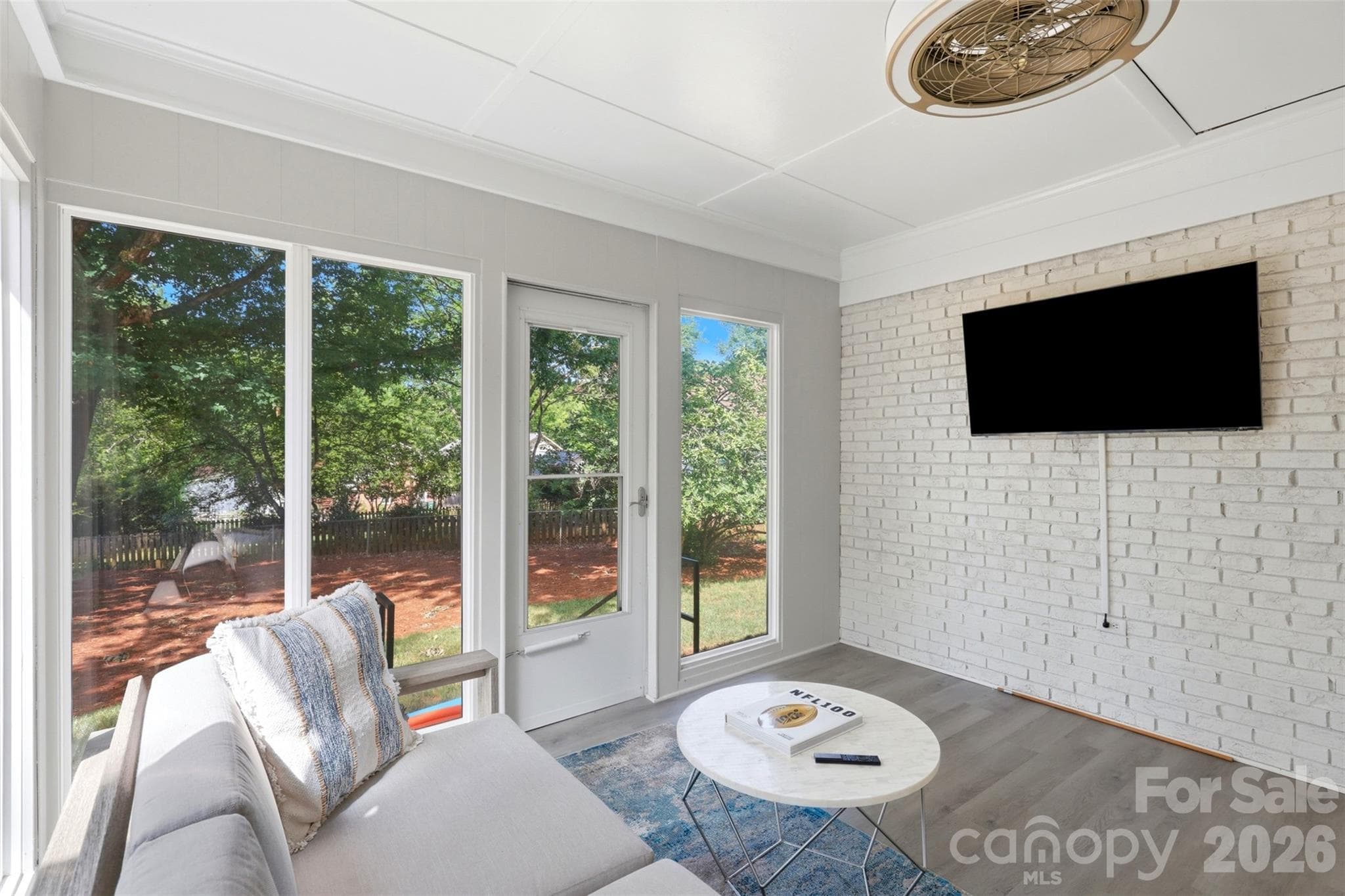 Single Family Residence at 8115 Knollbrook Drive, Charlotte, photo 34 of 46