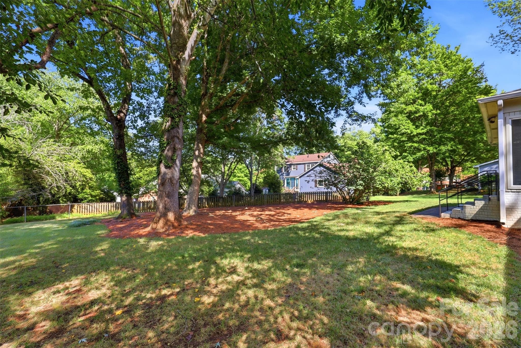 Single Family Residence at 8115 Knollbrook Drive, Charlotte, photo 39 of 46