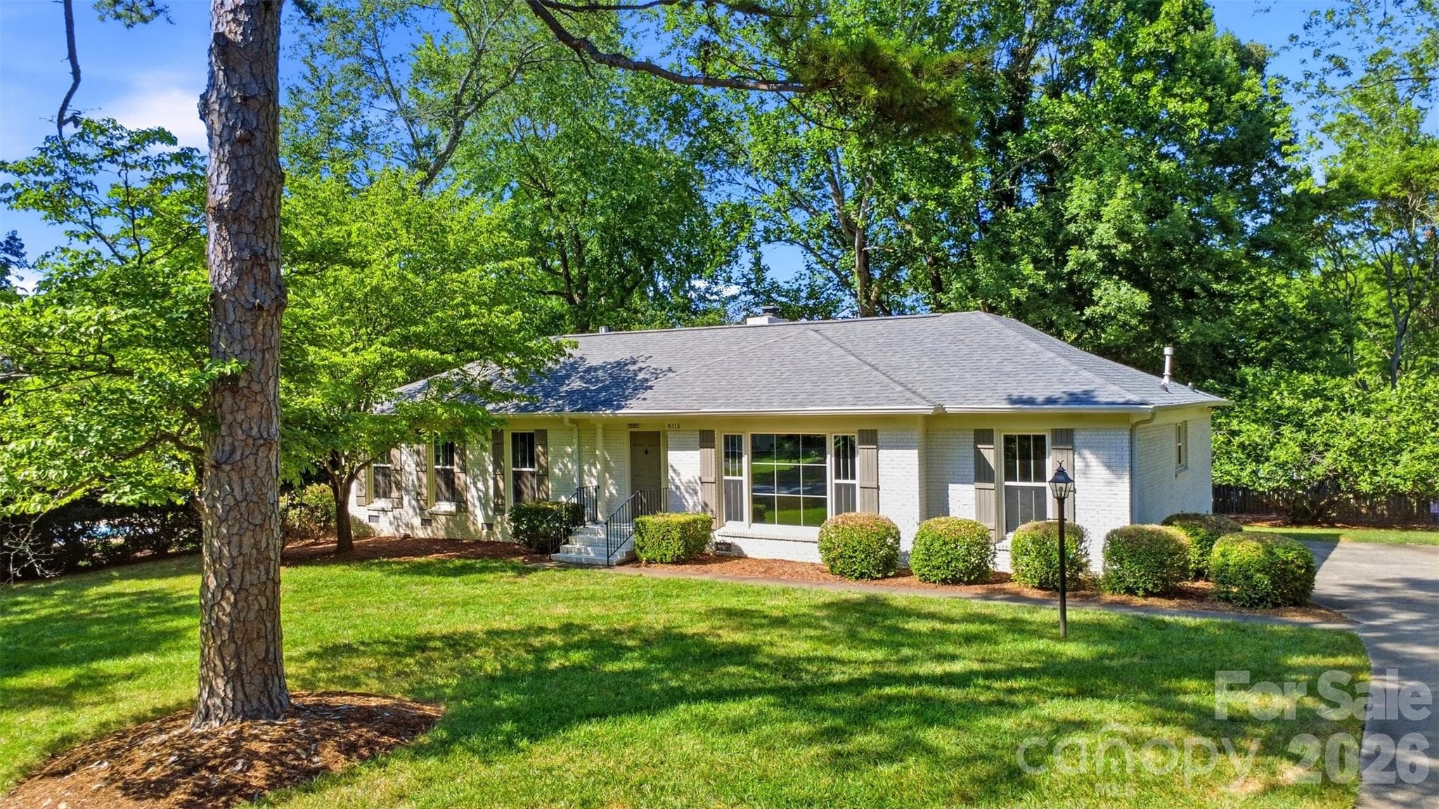 Single Family Residence at 8115 Knollbrook Drive, Charlotte, photo 43 of 46