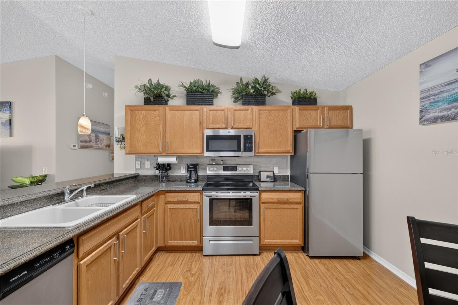 Kitchen with Newer Appliances - 2673 SUFFOLK ST, THE VILLAGES