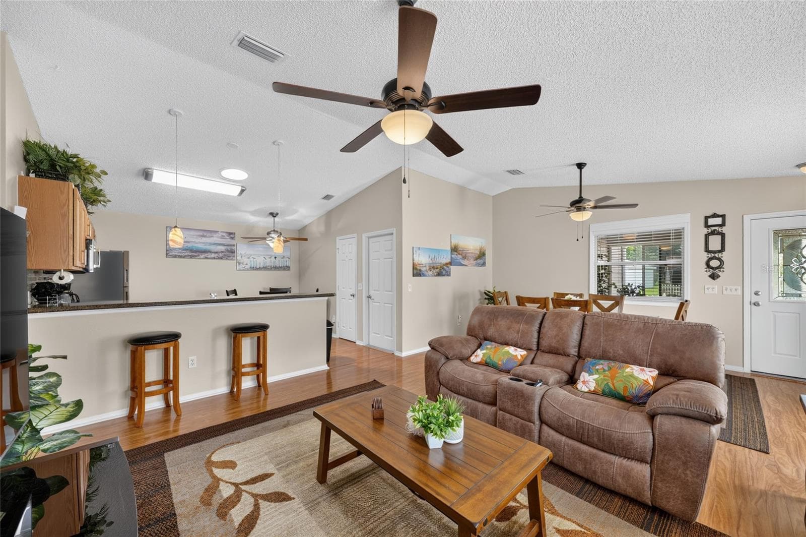 Living Room looking onto Kitchen - 2673 SUFFOLK ST, THE VILLAGES
