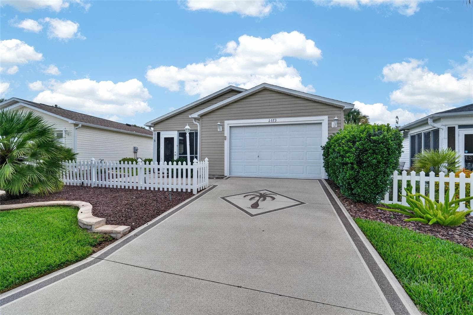 Well cared for Villa - 2673 SUFFOLK ST, THE VILLAGES