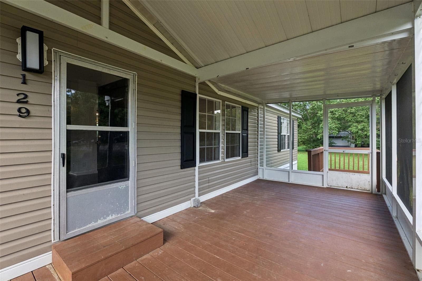 Front Porch - 129 PATRICIAN PL, SATSUMA