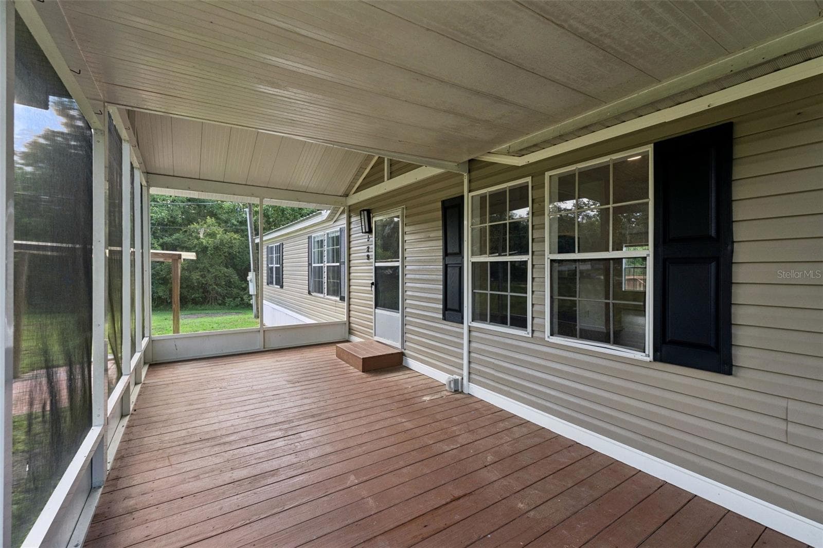 Front porch - 129 PATRICIAN PL, SATSUMA