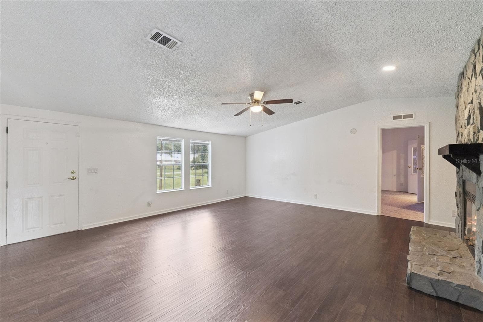 Great Room - 129 PATRICIAN PL, SATSUMA