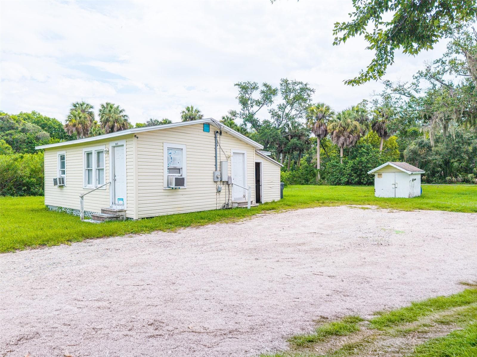 Single Family Residence at 6315 RHONDA RD, TAMPA, photo 2 of 30