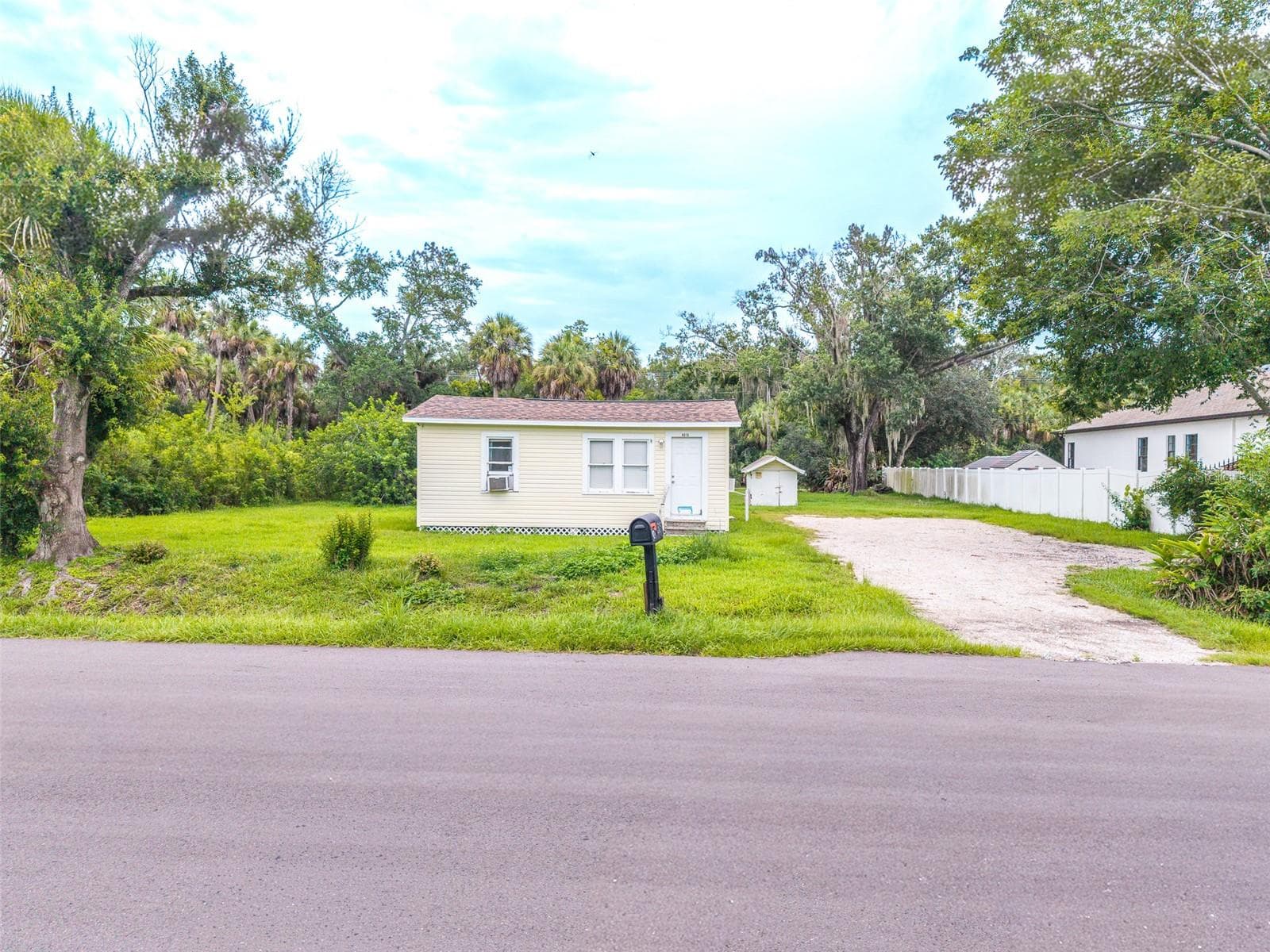 Single Family Residence at 6315 RHONDA RD, TAMPA, photo 14 of 30