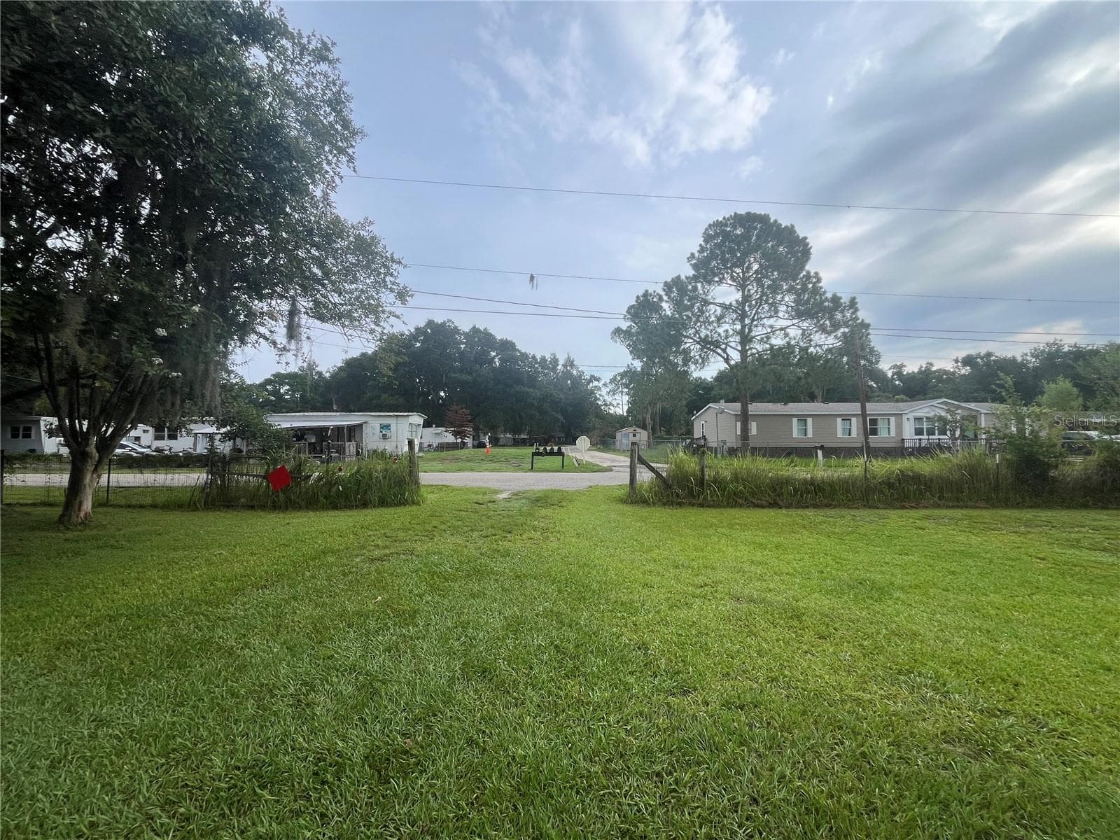 Manufactured Home at 4010 GLEN RD, LAKELAND, photo 5 of 66