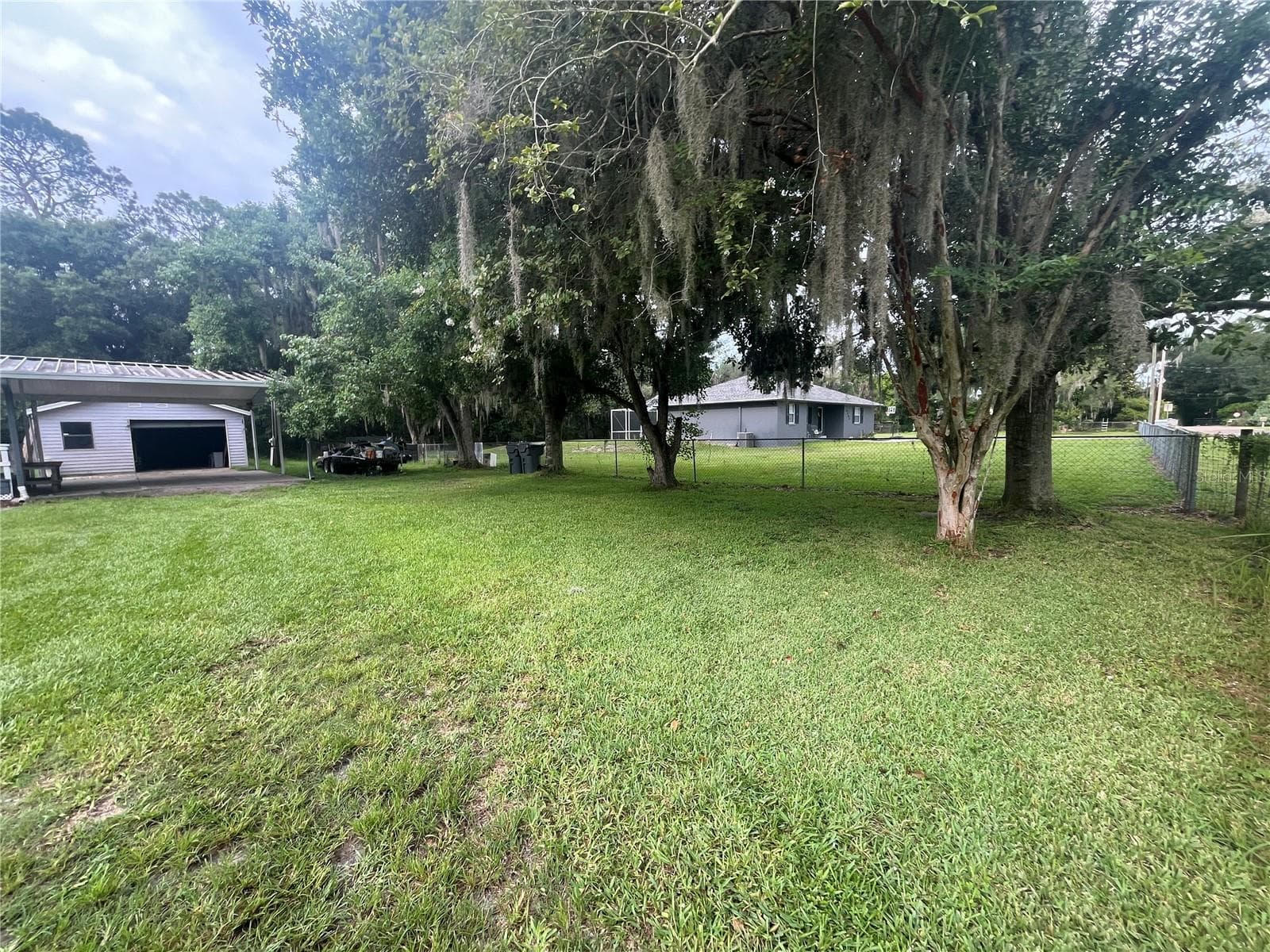 Manufactured Home at 4010 GLEN RD, LAKELAND, photo 9 of 66