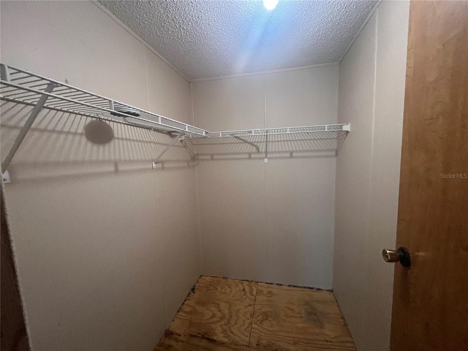 Manufactured Home at 4010 GLEN RD, LAKELAND, photo 37 of 66