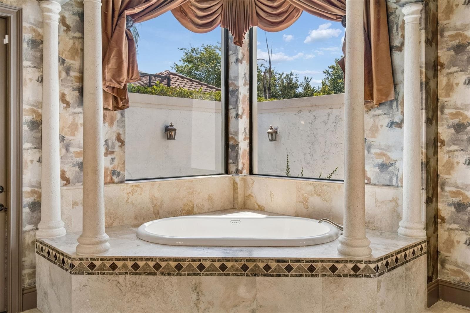 Single Family Residence at 13250 BELLARIA CIR, WINDERMERE, photo 48 of 99