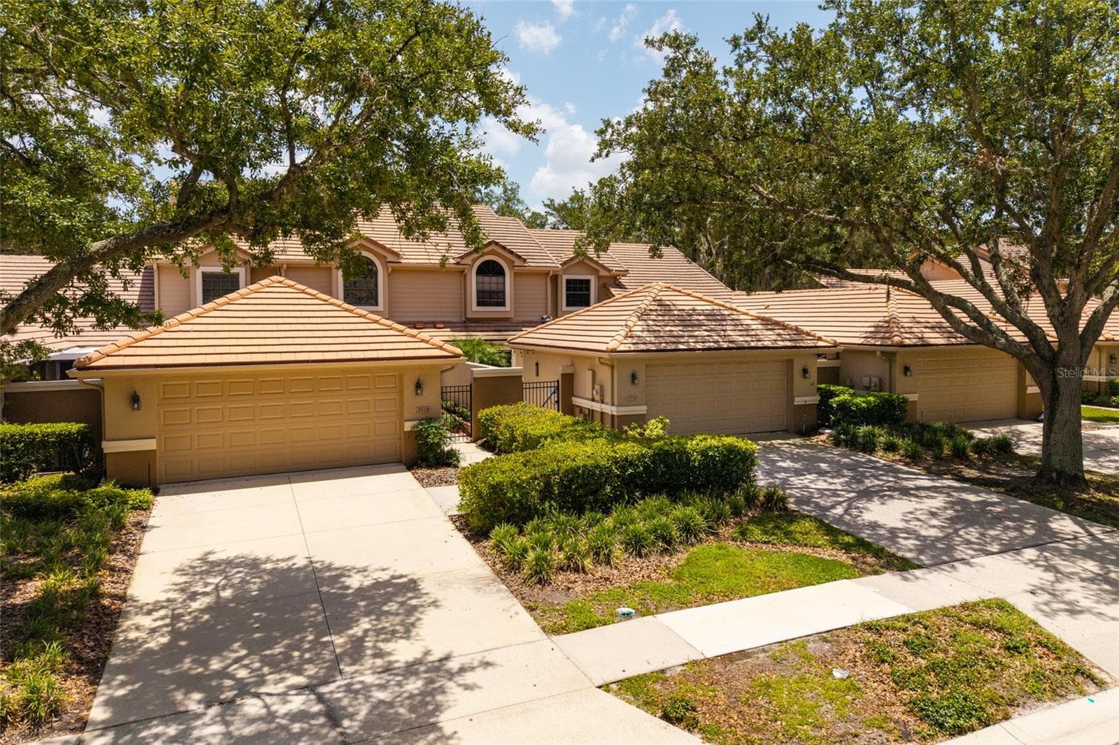 Front view of unit - 17557 FAIRMEADOW DR, TAMPA