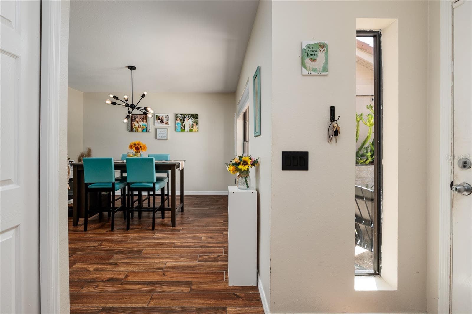 dining room viewed from kitchen - 17557 FAIRMEADOW DR, TAMPA