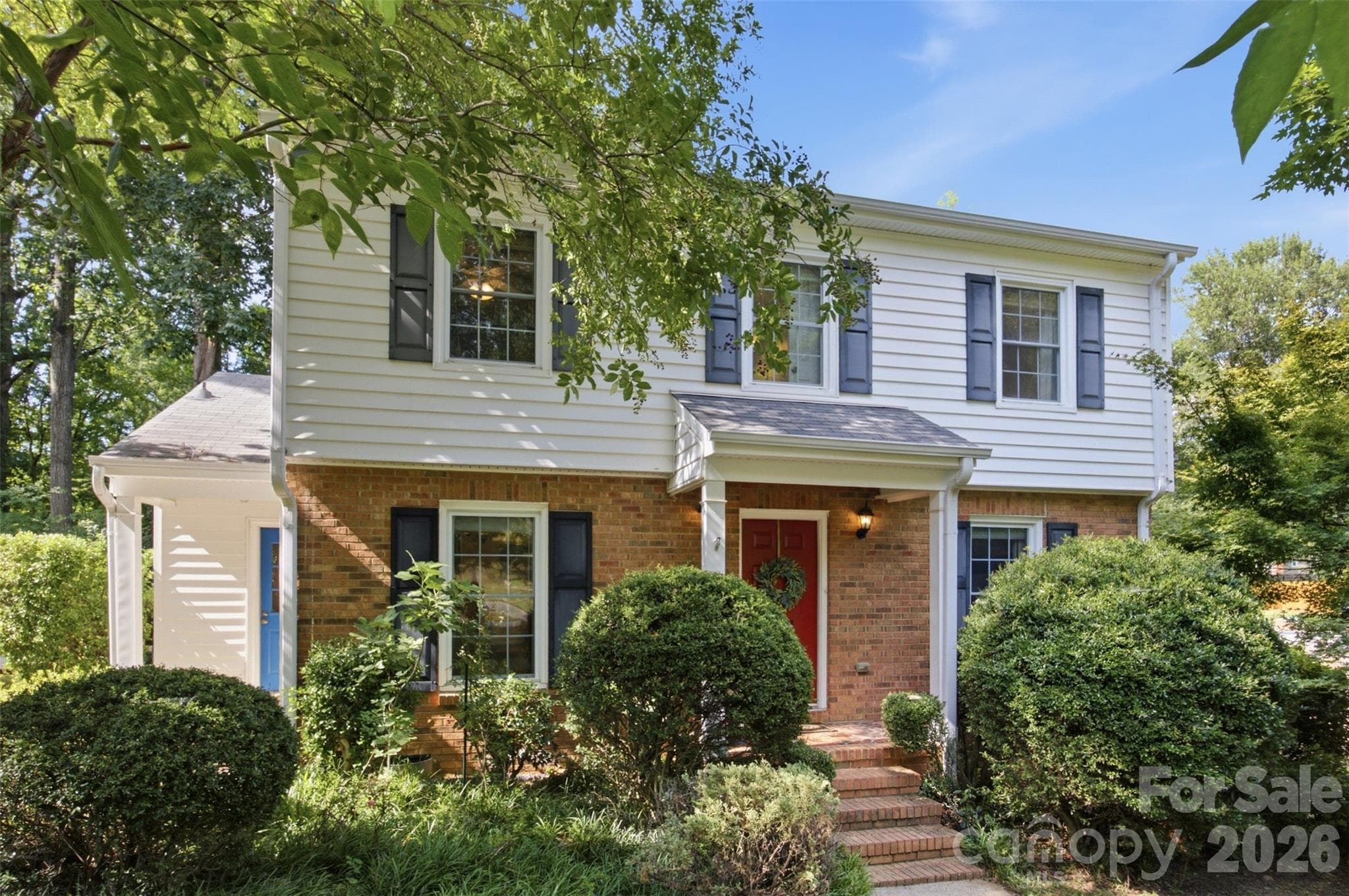 Single Family Residence at 2811 Creekbed Lane, Charlotte, photo 3 of 38