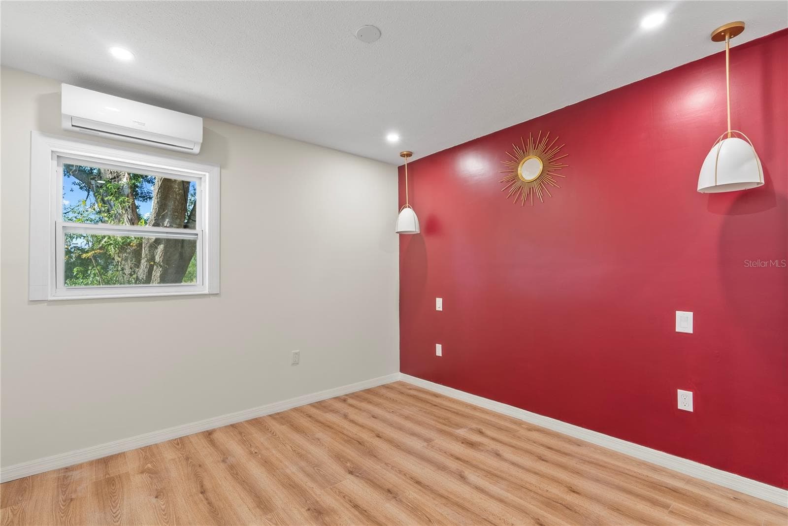 Single Family Residence at 607 WALNUT DR, FORT MEADE, photo 7 of 13