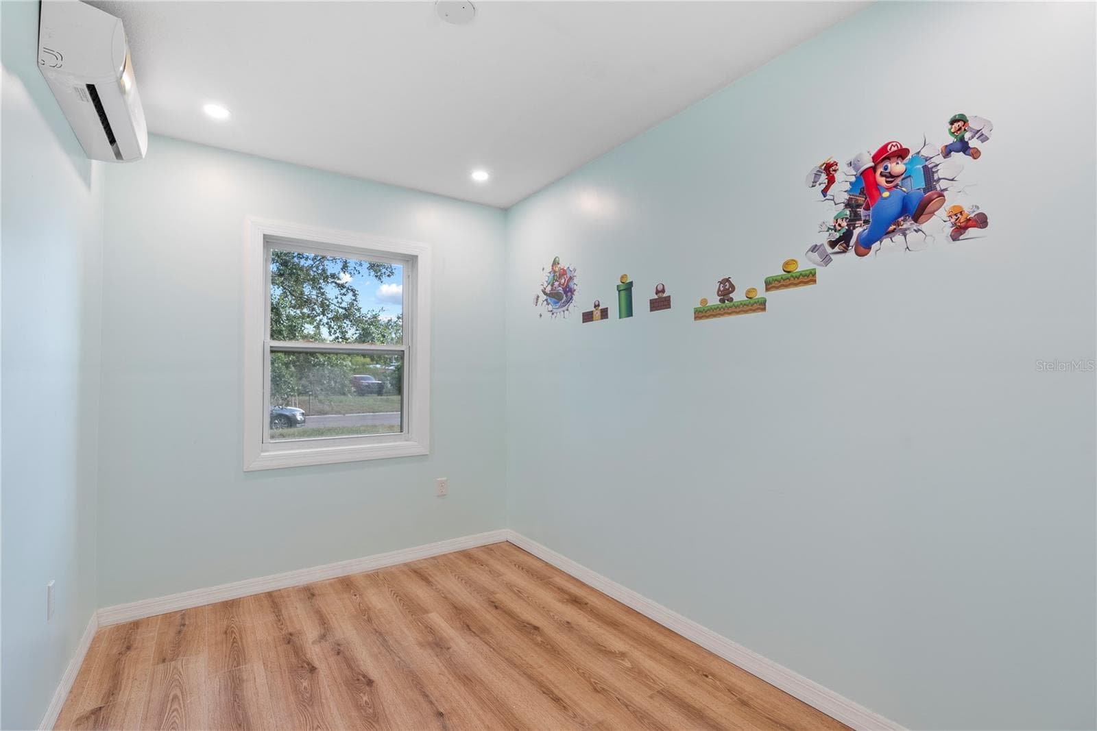 Single Family Residence at 607 WALNUT DR, FORT MEADE, photo 11 of 13
