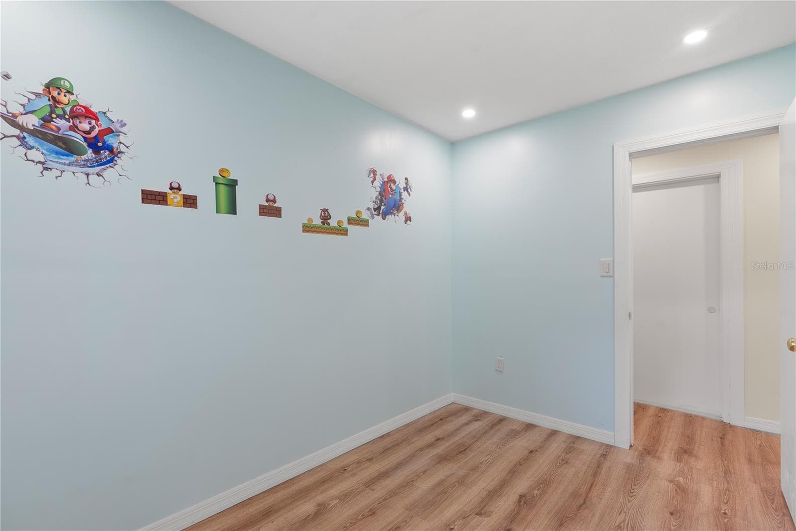 Single Family Residence at 607 WALNUT DR, FORT MEADE, photo 12 of 13