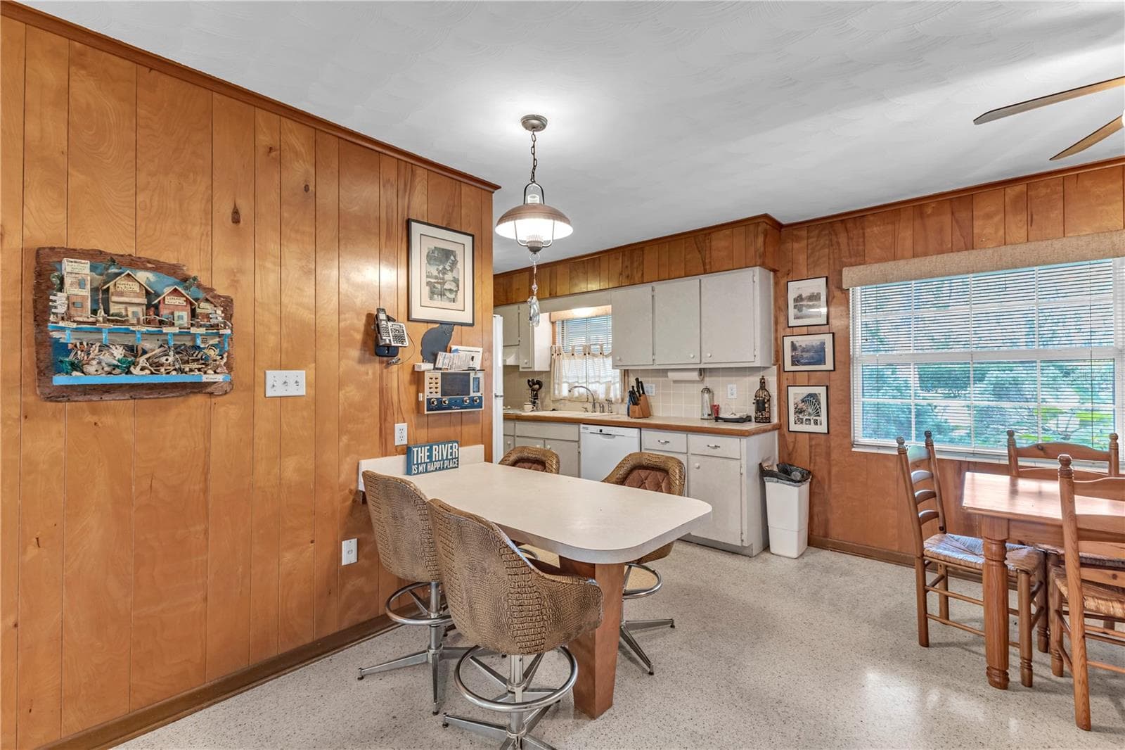 Kitchen Dining Room - 1940 ALICE DR, ASTOR