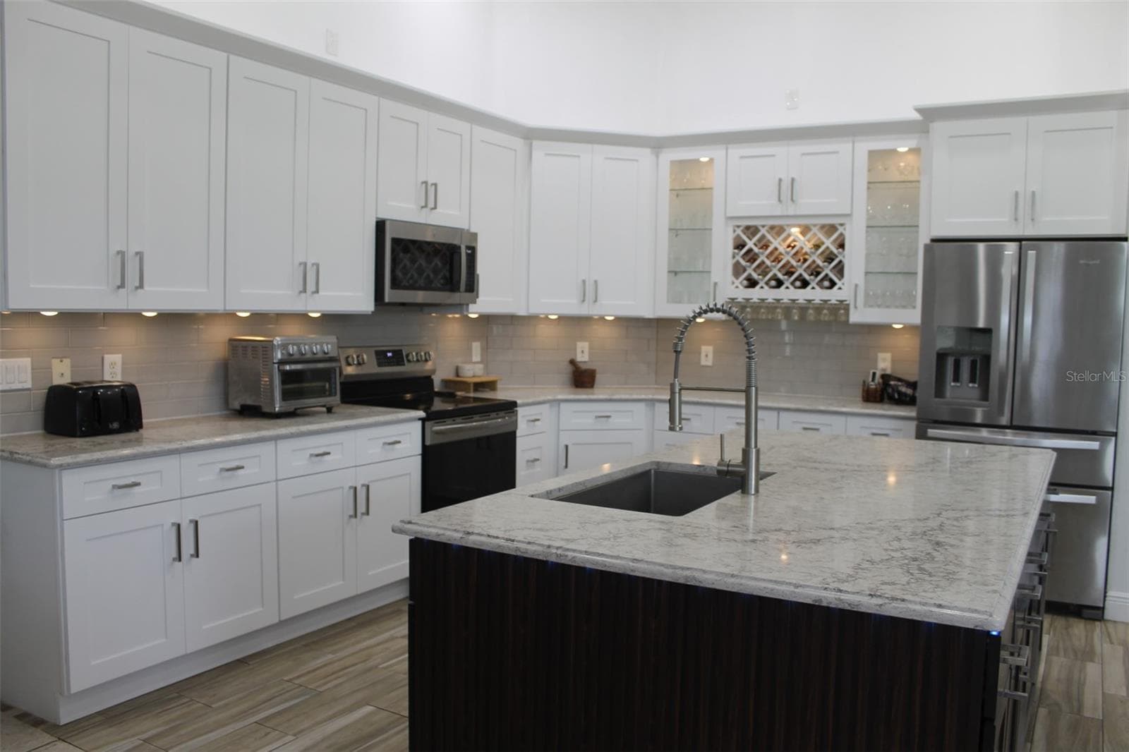 Single Family Residence at 4529 CAESAR AVE, ORLANDO, photo 10 of 56