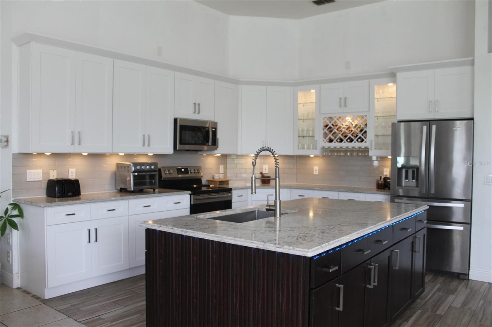 Single Family Residence at 4529 CAESAR AVE, ORLANDO, photo 11 of 56