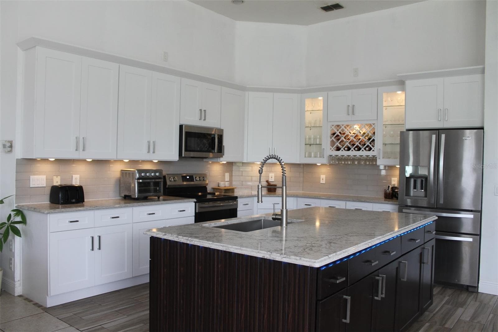 Single Family Residence at 4529 CAESAR AVE, ORLANDO, photo 14 of 56