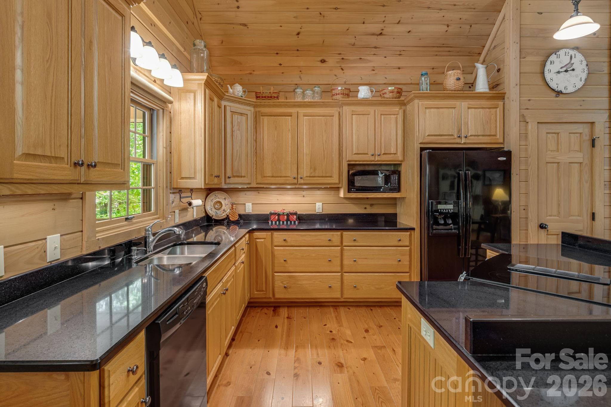 Single Family Residence at 240 Ravenswood Drive, Marion, photo 13 of 39