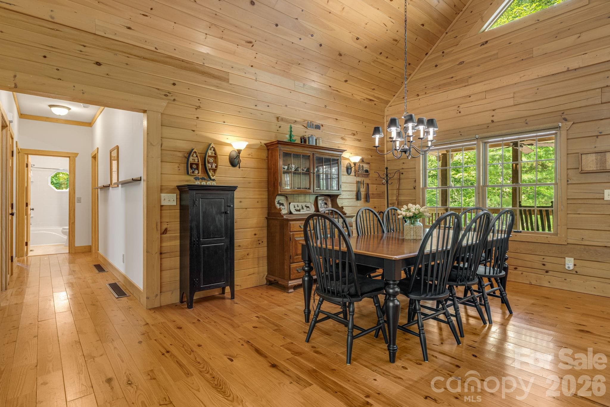 Single Family Residence at 240 Ravenswood Drive, Marion, photo 14 of 39