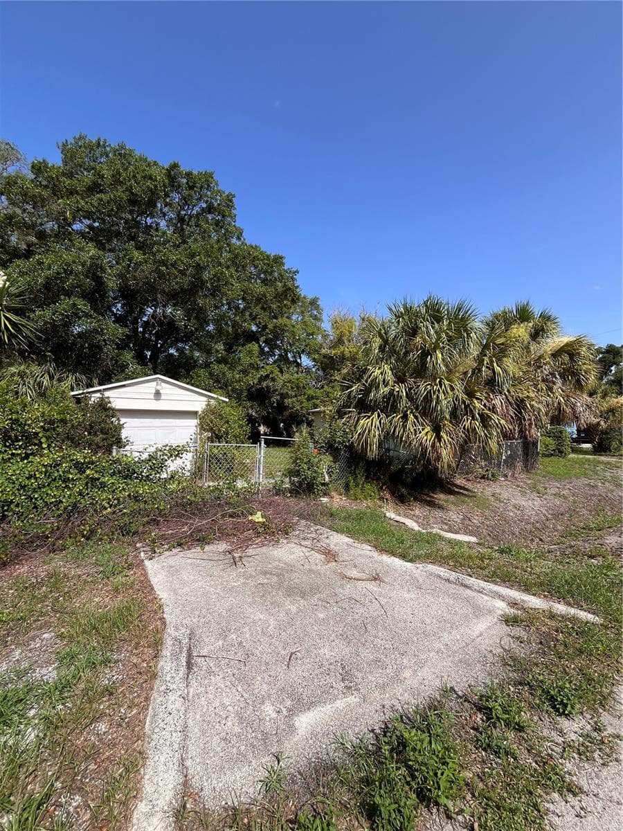 Detached garage, on Sterling Ave. - 3702 OHIO AVE, TAMPA