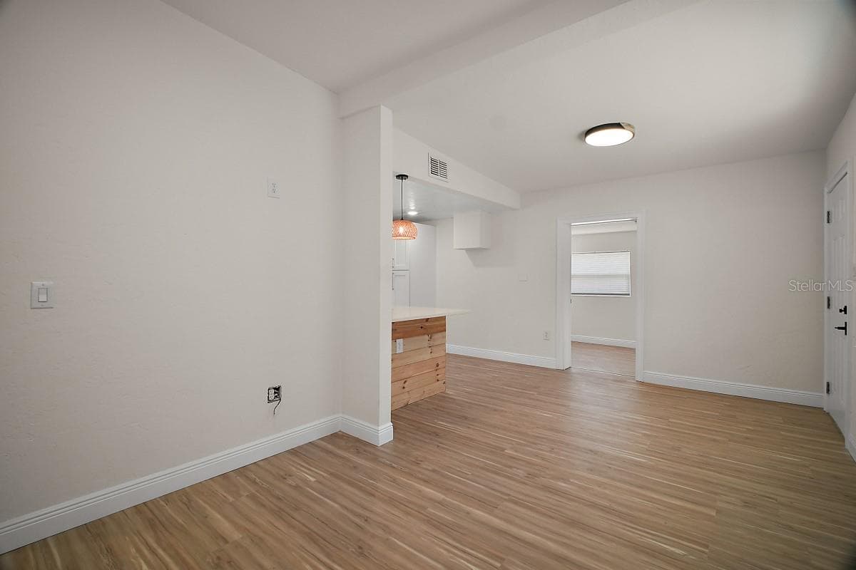 Single Family Residence at 1103 MALCOM RD, OCOEE, photo 7 of 16
