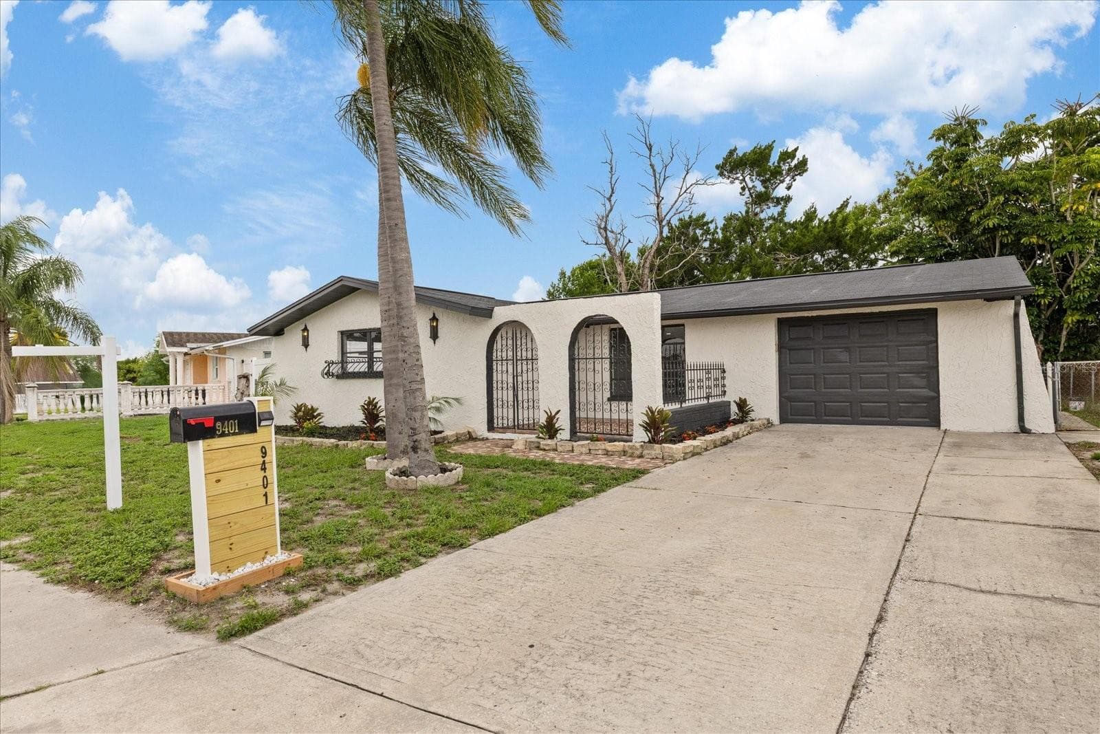 Single Family Residence at 9401 GLEN MOOR LN, PORT RICHEY, photo 5 of 44