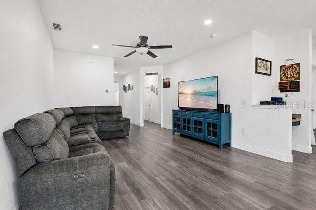 Single Family Residence at 9248 CHANDLER DR, GROVELAND, photo 6 of 34