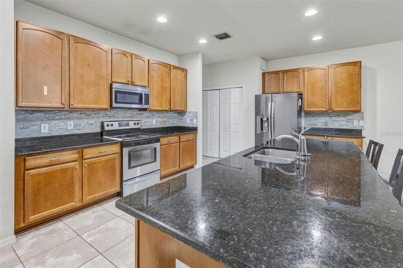 Single Family Residence at 2206 VIA CORTONA ST, PLANT CITY, photo 11 of 36