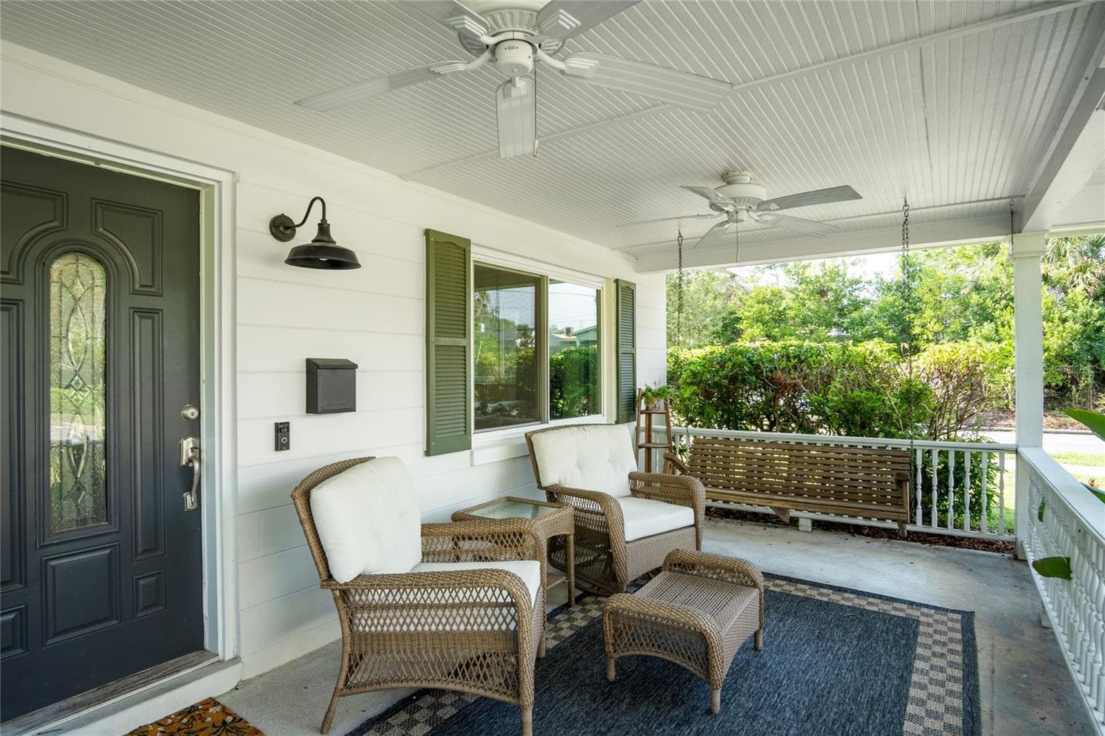 A nice place to relax at the end of a long day. - 501 MERIDALE AVE, ORLANDO