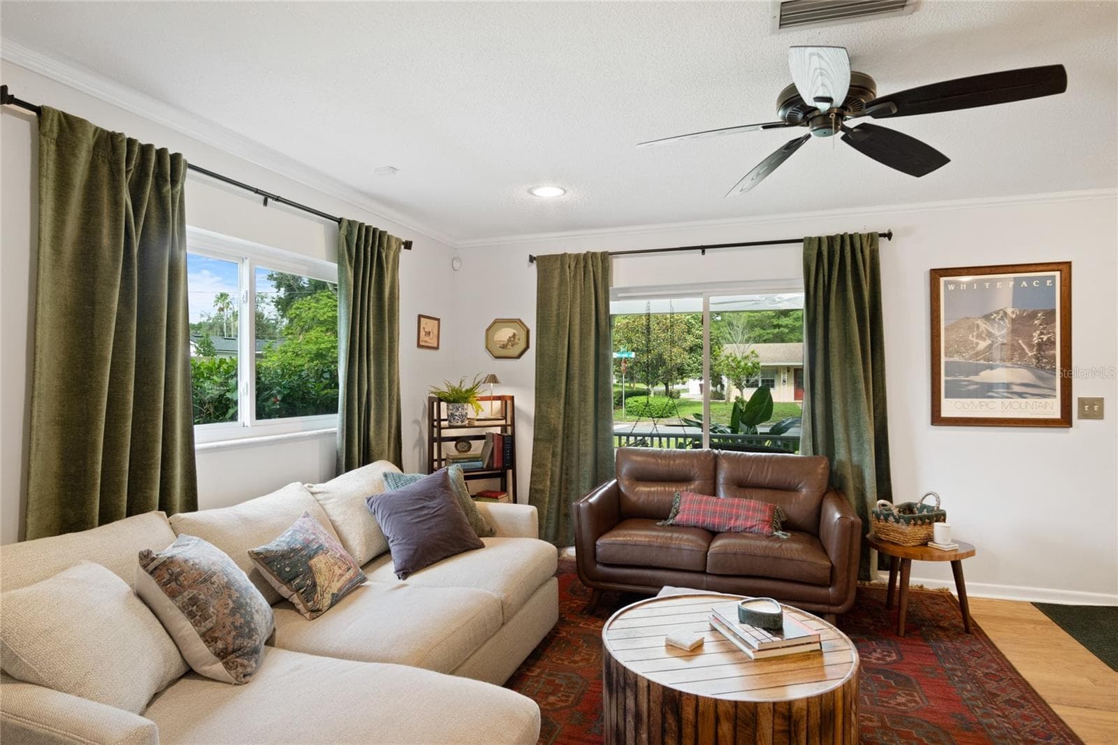 The new double paned windows make it great for blocking noise and keeping the energy bill low. - 501 MERIDALE AVE, ORLANDO
