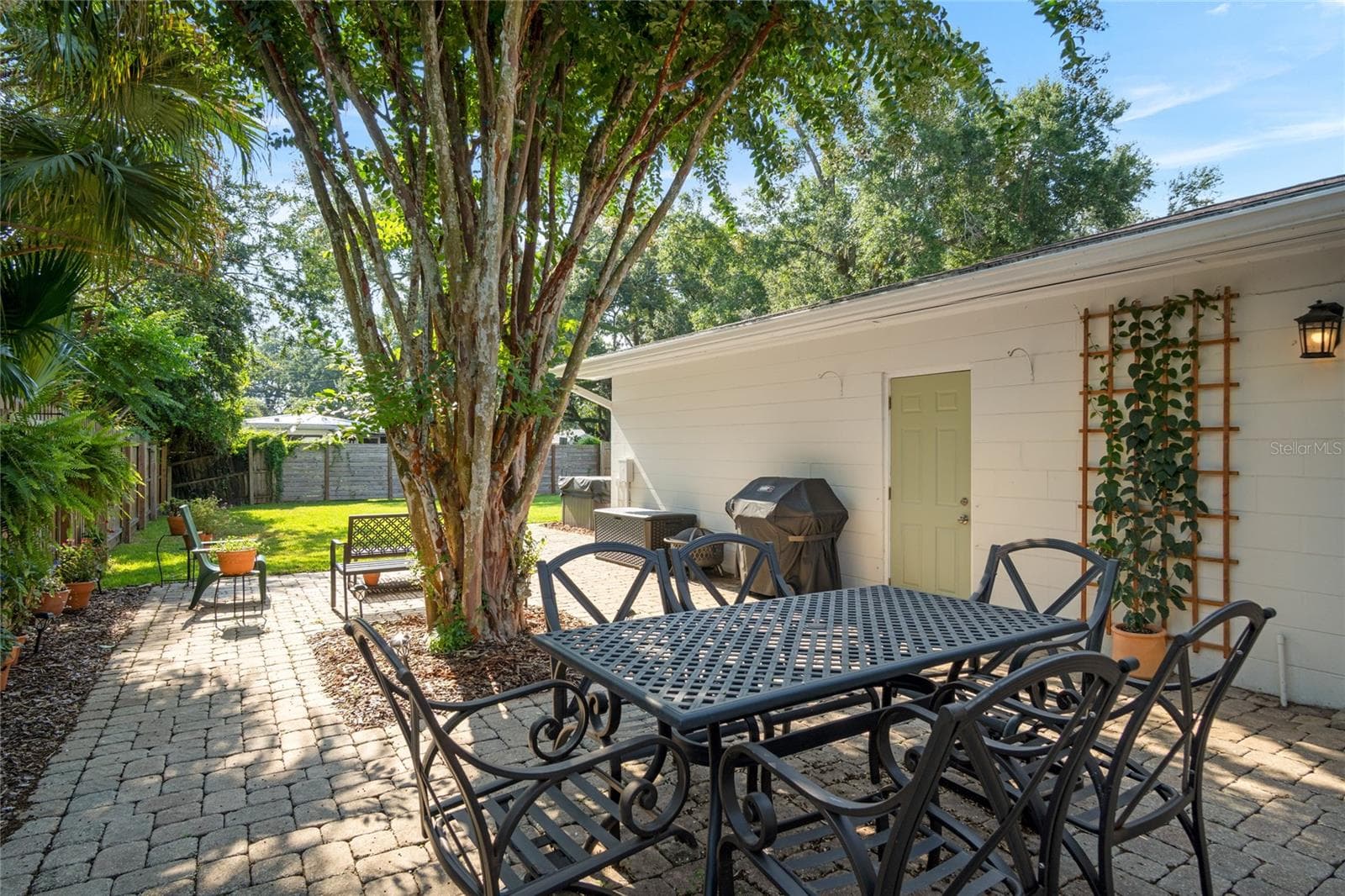 A great place to grill, enjoy the outdoors, or hop in the hot tub. - 501 MERIDALE AVE, ORLANDO
